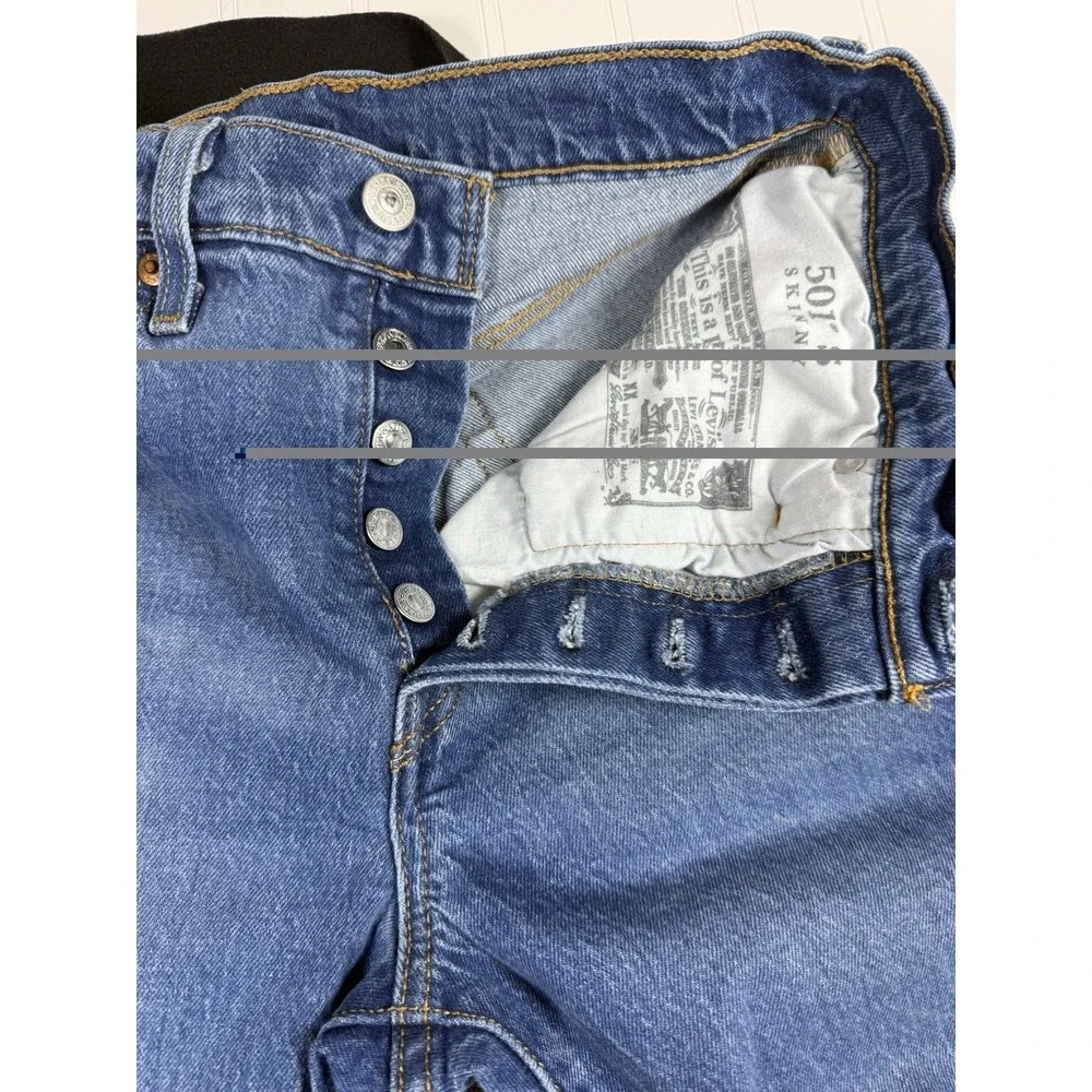 Levis size material